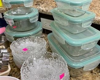 Assorted Kitchen Items