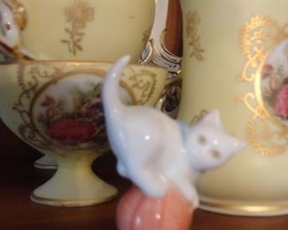 Herend "Mischevious Kitty"