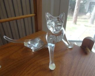 Baccarat France Sitting Front Paws out Crystal Cat