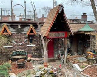 VIEW OF THE BACK YARD