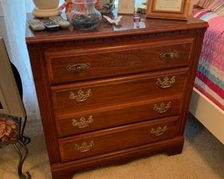 4 drawer chest 