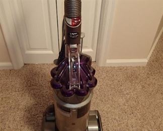 DYSON VAC