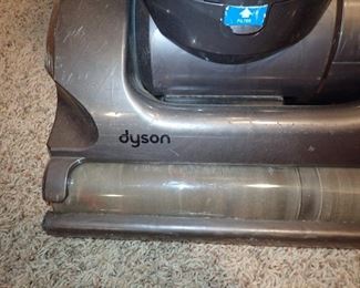 DYSON VAC