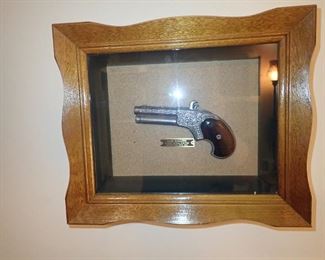 FRAMED DECOR GUN