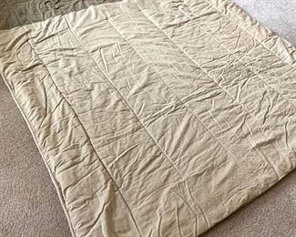 2 color Twin Comforter $18