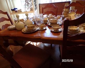 dining table w/6 chairs
