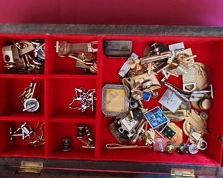 Men's cufflinks and tie clasps