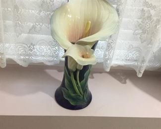 Kathy Ireland Home by Franz large floral vase $50