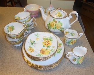 Royal Stafford China, Royal Rose Pattern