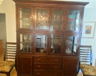 Thomasville transitional lighted cabinet with glass shelves