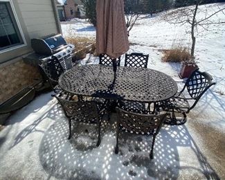 Laacke and Joys patio set 6 chairs 2 swivels, 4  side chairs umbrella, six cushions and base