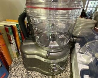 Pro Line Series 16 cup Food Processor with die cast metal base and Commercial style dicing kit manual