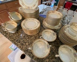 Noritake China set incomplete