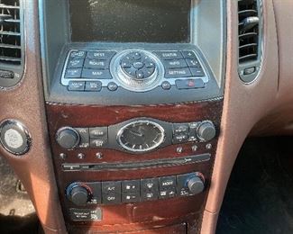 Intelligent Key with push button Ignition,  Dual zone Automatic Temperature Control with rear vents, Bluetooth hands free phone system, XM Satellite Radio, AM/FM stereo with CD player and 6 speakers , Speed Sensitive Volume Control