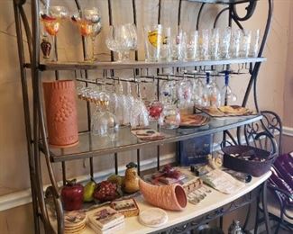 bakers rack wine beer glasses