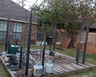 gazebo (complete with top part)