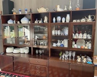 China Display Cabinet and Collection