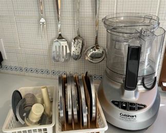 Cuisinart Food Processor and Attachments