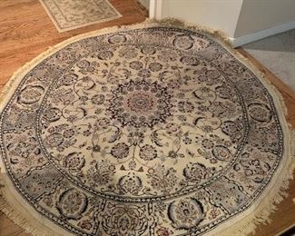 Round Area Rug
