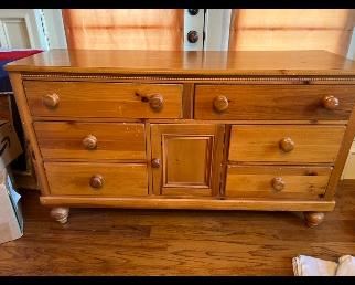 Pine dresser