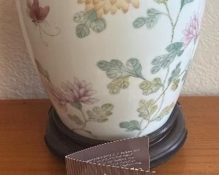 Gallery Originals 10 Inch Ginger Jar With Wood Base - Fukagawa Porcelain