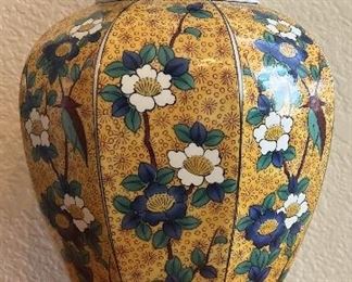 12 Inch Kutani Hand Decorated Ginger Jar With Wood Base