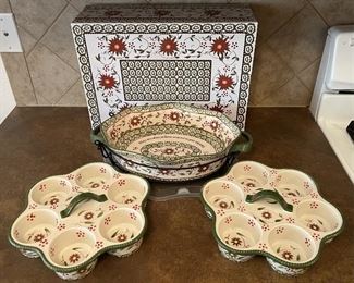 Temp-Tations Old World Pattern Muffin Trays And Serving Bowl With Plastic Lid (New In Box)