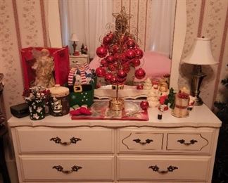 Nice 4 pc bedroom set