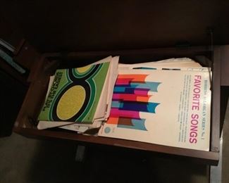 Music Inside Lowery Organ Bench