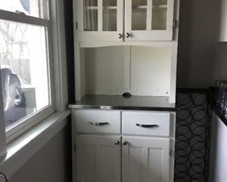 Kitchen Cabinet (72.5in H x  29.25in W x 16in D base, 11in D top)