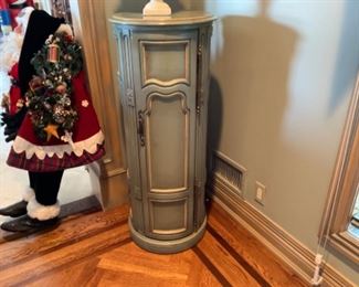 46x18 cylinder style lighted display cabinet with 3 glass shelves