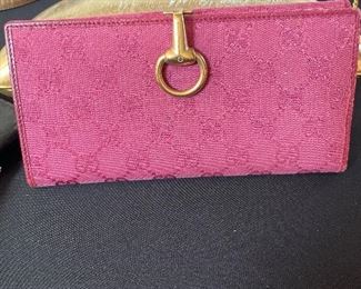 Gucci fuchsia GG canvas and leather Horsebit clasp