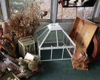 Glass "domes", eggs, weeds, driftwood etc.