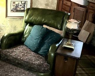 Chair, ottoman & end talbe