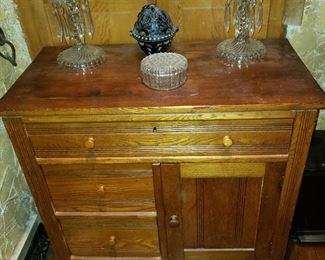 Wash stand & glassware