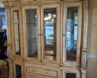 Market Sample: China Cabinet 