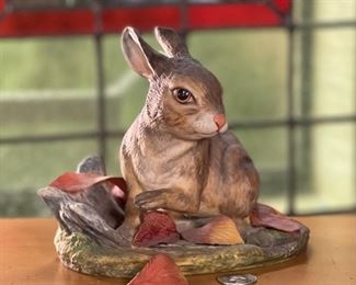 AS-IS BOEHM 200-36 Cottontail Rabbit Porcelain Sculpture Figure	5 x 4.5 x 6.75in	HxWxD
