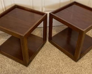2pc Bassett Furniture Dark Wood Stackable End Tables/Shelf PAIR	18 x 18 x 18in each	HxWxD
