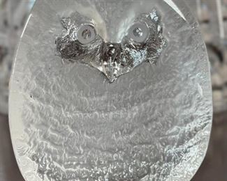 OWL  MATS JONASSON Swedish Lead Crystal Owl Paper Weight Figurine	4x3.25x1.25in	HxWxD
