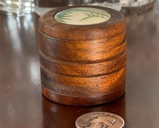 Satsuma Porcelain & Wood Japanese Micro Trinket box	1.75x1.74in Diameter	

