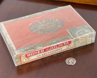 1912 Antique Romeo Y Julieta Cigar Box	1.5x8.25x5.5in	HxWxD
