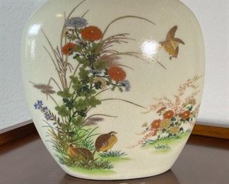 Otagiri Japan Pottery Vase	9x8.75x3in	HxWxD
