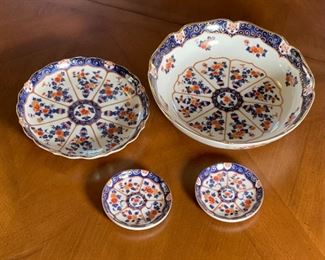 4pc Japanese Kozan Porcelain  Imari Style OMC Otagiri Merch. Plates & bowls	Bowl 2.5 x 9.75 diameter	
