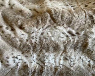 Donna Salyers fabulous furs blanket	70” x 52”	
