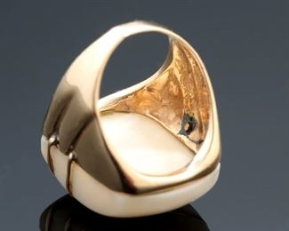 14k Gold & White Coral Modernist Design Ring 	Size: 5.75<BR>Centerpiece: 23x17.5mm	
