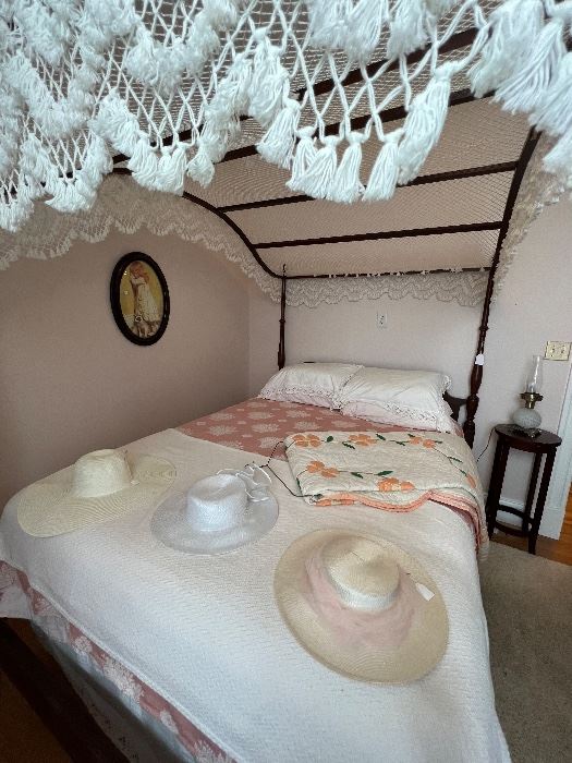 WONDERFULLY CHARMING CANOPY BED