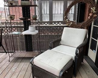 COMFY OUTDOOR FURNITURE ON THE SCREEN PORCH