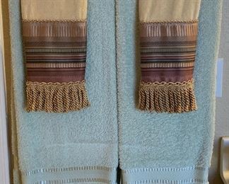 Decorative Towel Set