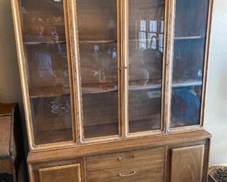 Broyhill Hutch with Large Glass Doors