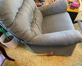 Recliner - Works Well - AVAILABLE for Pre-Sale